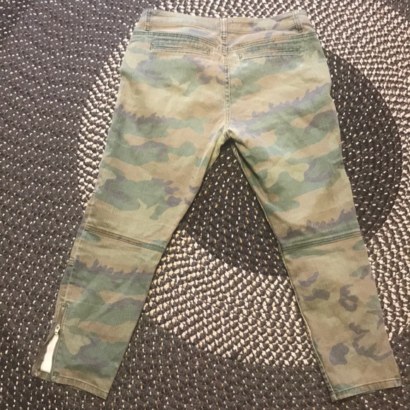 •BDG• cropped camo pants - Picture 6 of 9